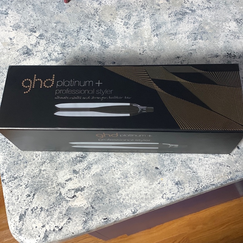 GHD Platinum + professional styler